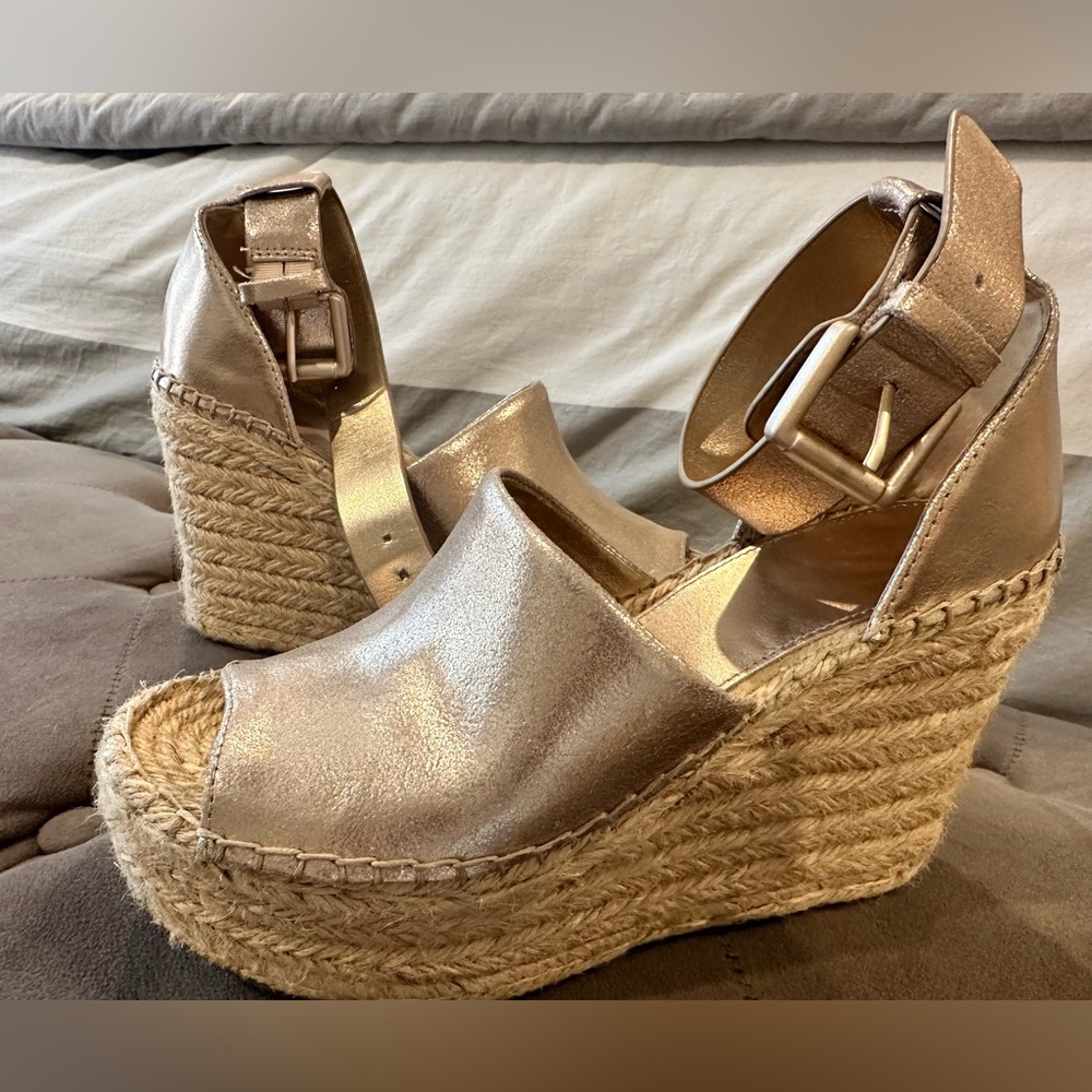 Marc Fisher LTD Adalyn5 Espadrille Wedges